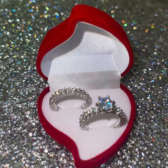 New Gorgeous 925 Silver Round Cut Cubic Zirc Ring - Picture 6 of 15